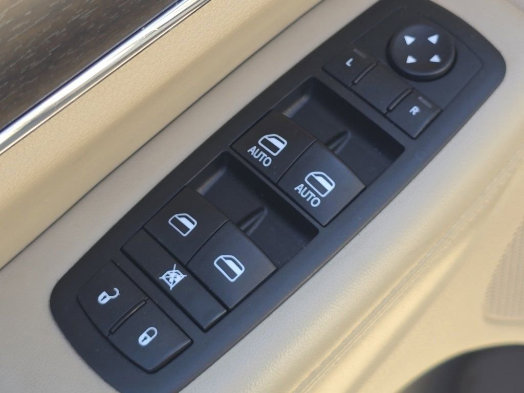 Used 2014 Jeep Grand Cherokee Limited AWD/4WD image 28