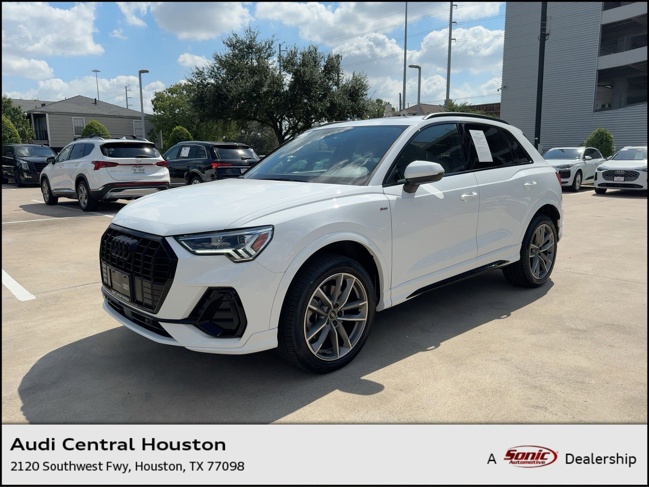 Certified 2025 Audi Q3 2.0T Premium w/ Convenience Package