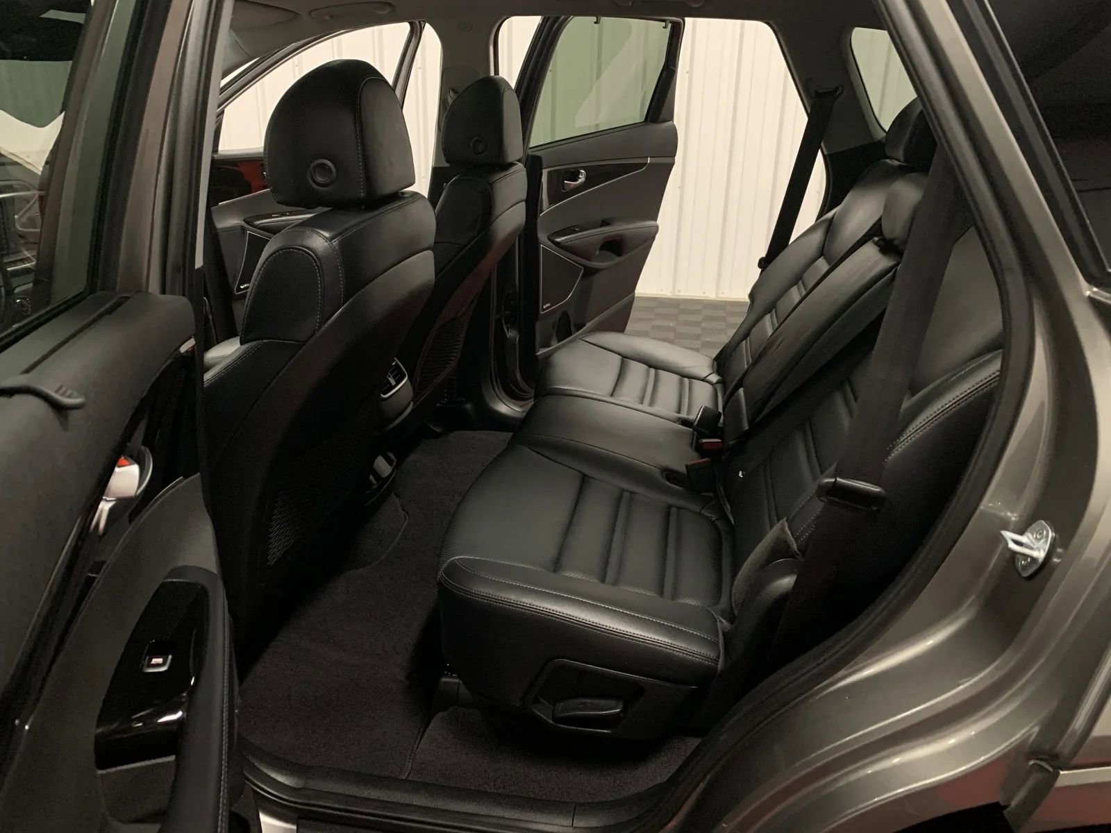 Used 2018 Kia Sorento SX image 43