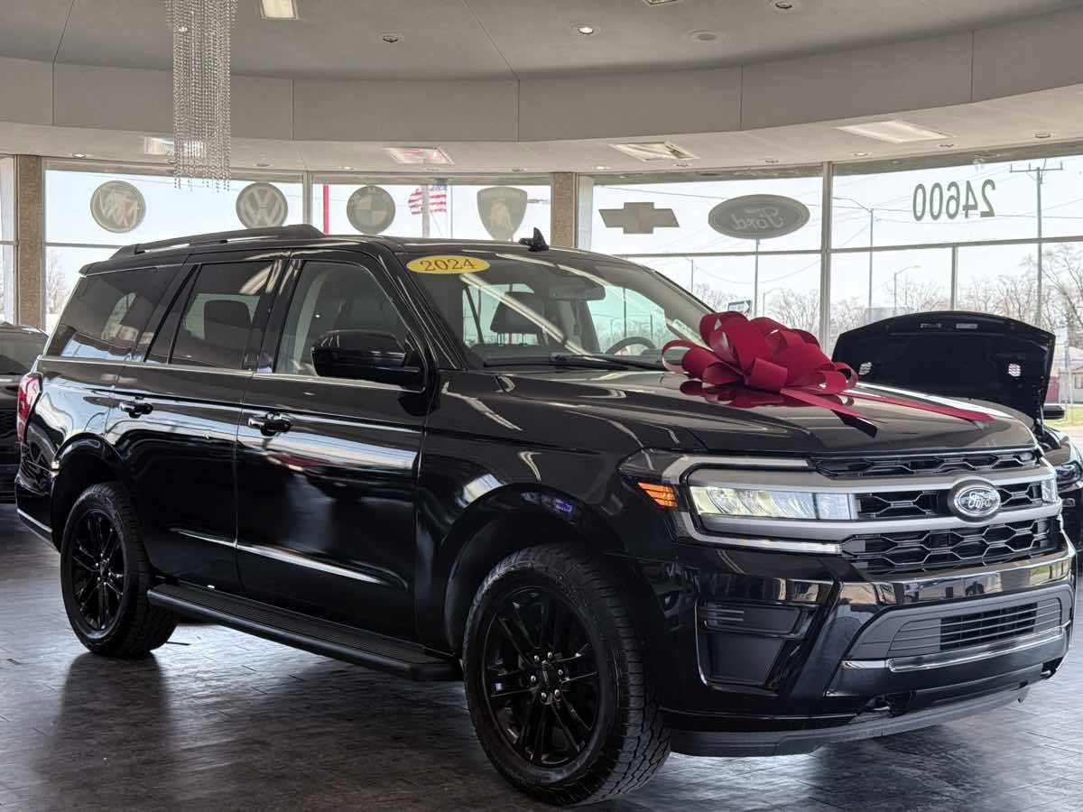 Used 2024 Ford Expedition XLT