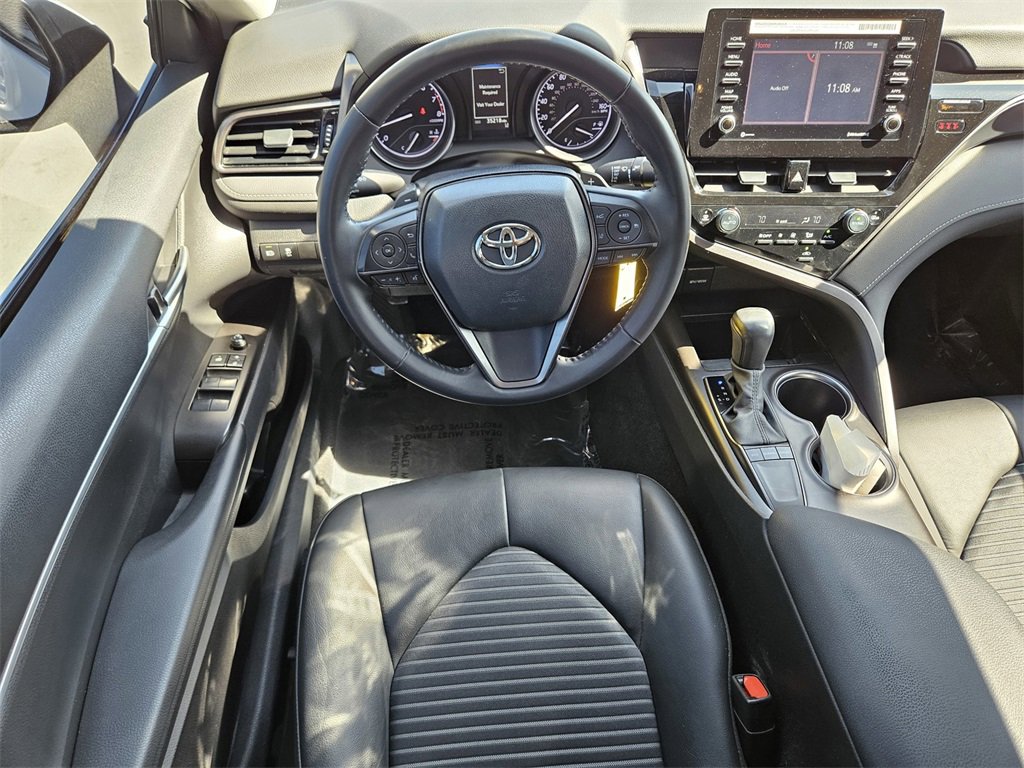 Used 2024 Toyota Camry SE image 11