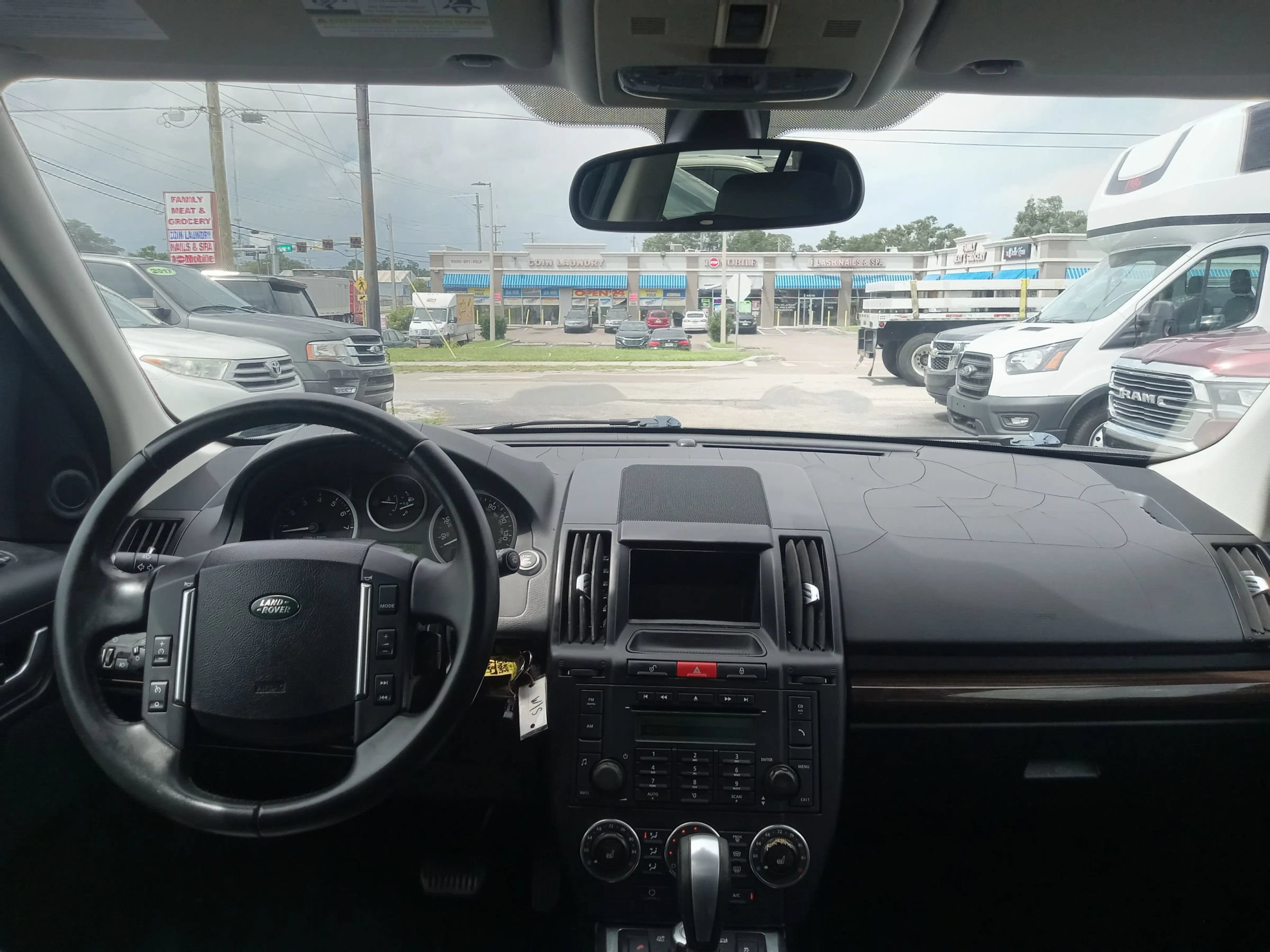 Used 2011 Land Rover LR2 HSE AWD/4WD image 12