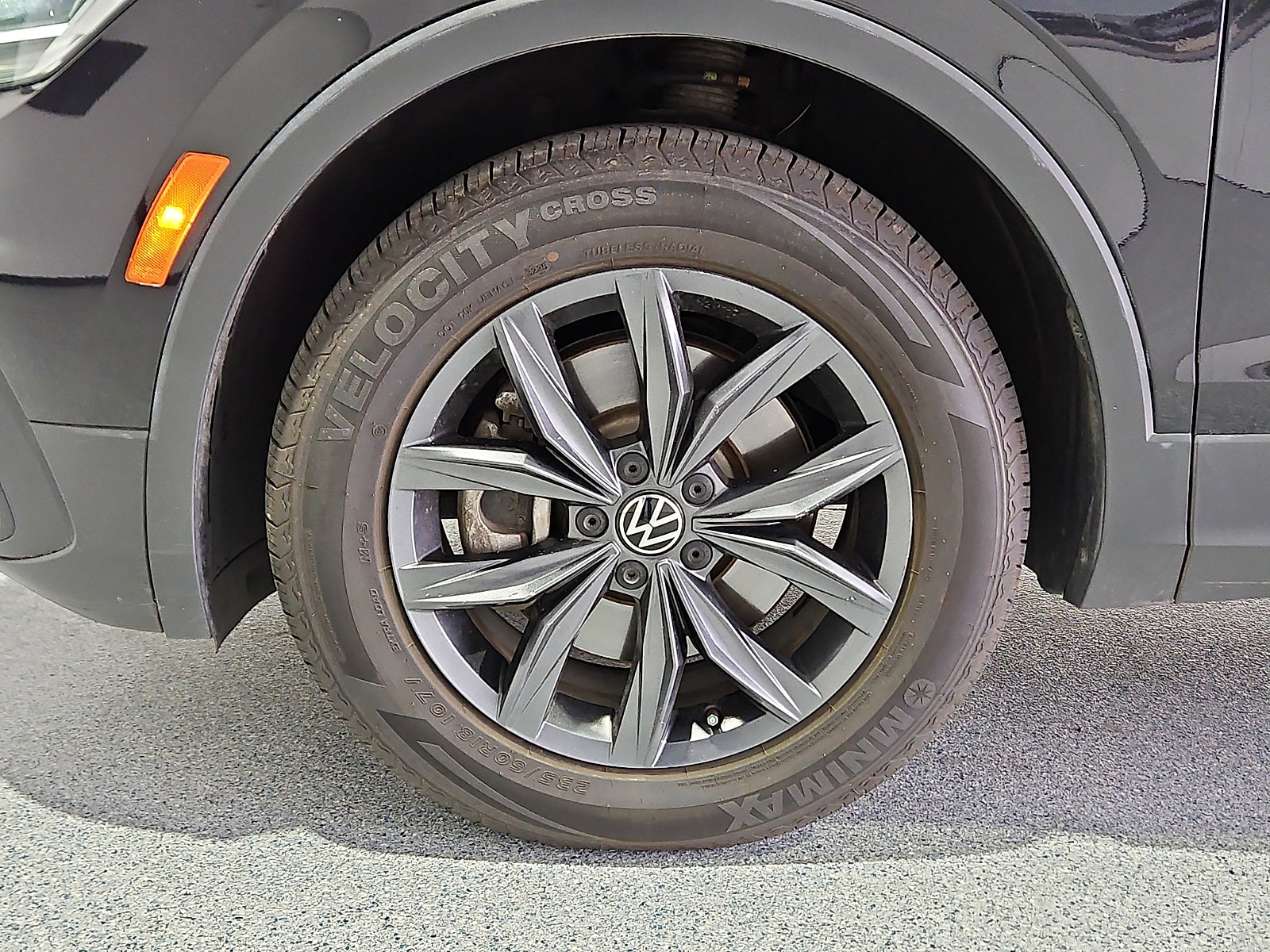 Certified 2023 Volkswagen Tiguan SE w/ Panoramic Sunroof Package FWD image 5