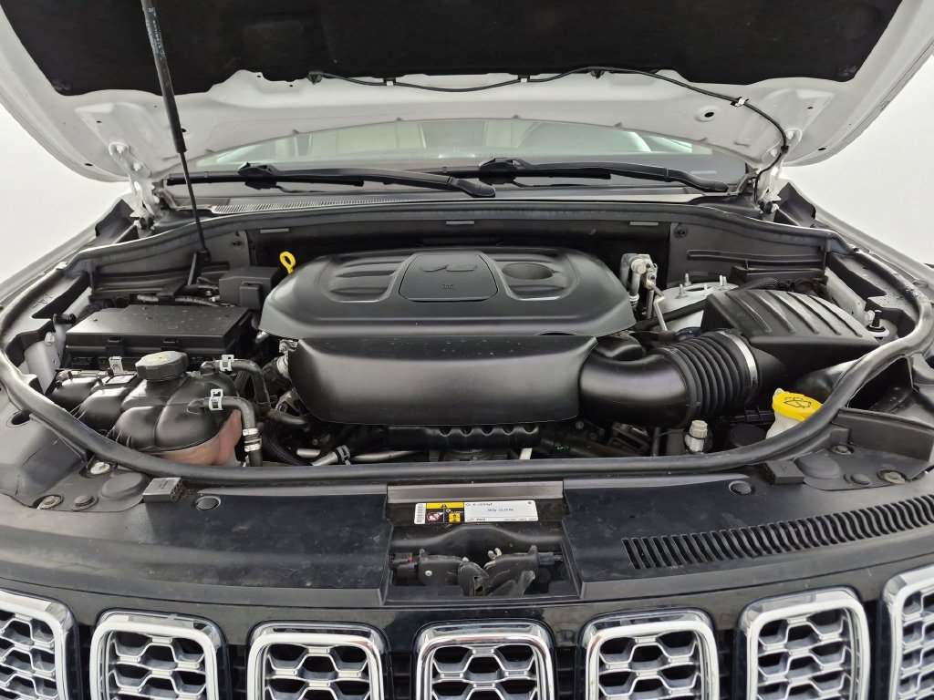 Used 2019 Jeep Grand Cherokee Overland RWD image 38