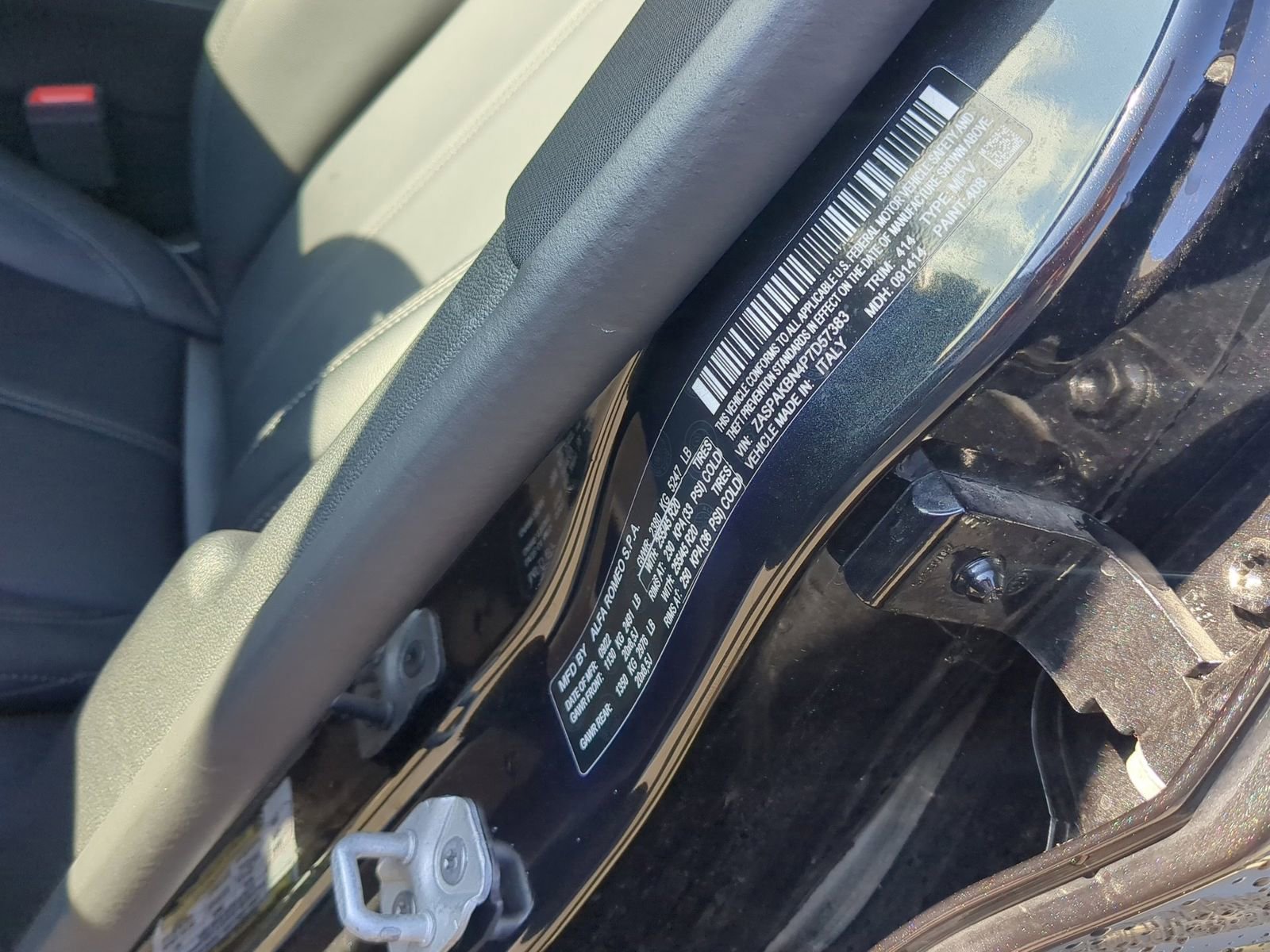 Used 2023 Alfa Romeo Stelvio Ti image 41