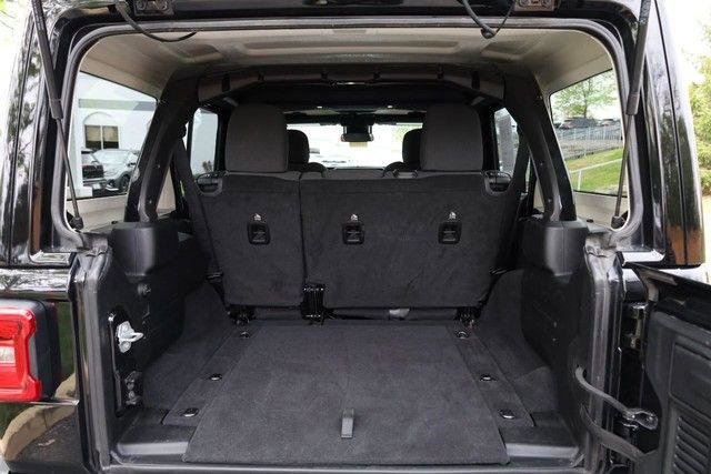Used 2025 Jeep Wrangler Unlimited Rubicon AWD/4WD image 7