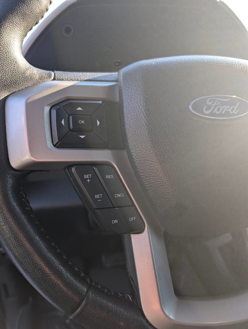 Used 2018 Ford F150 Lariat w/ Equipment Group 502A Luxury image 24