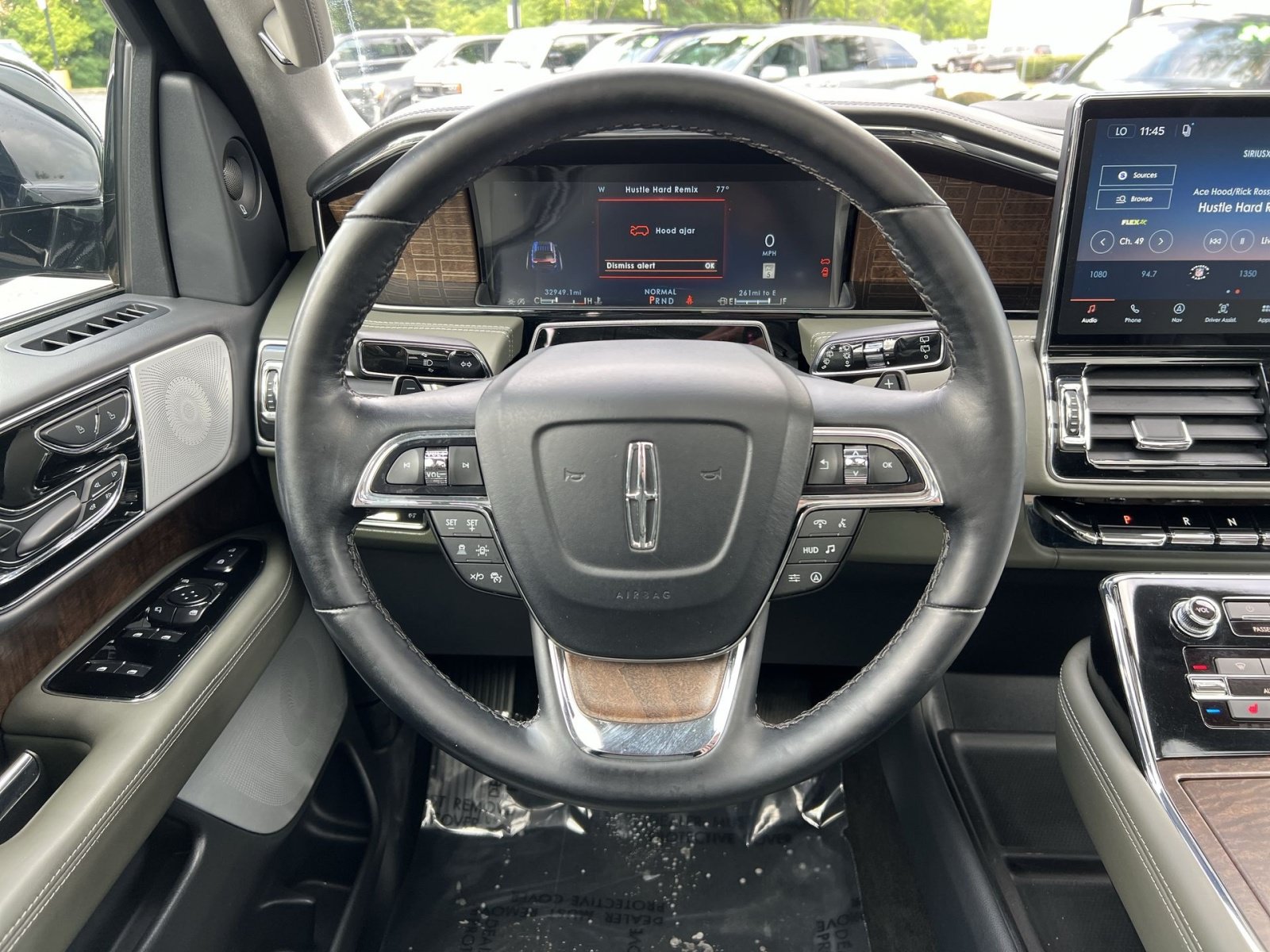 Used 2024 Lincoln Navigator L Black Label AWD/4WD image 15