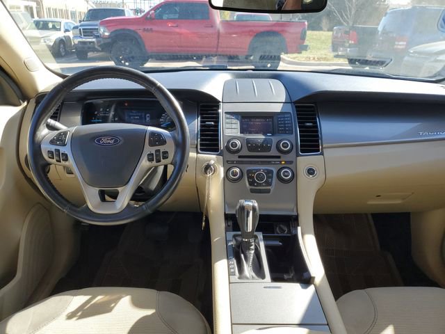 Used 2014 Ford Taurus SEL image 27