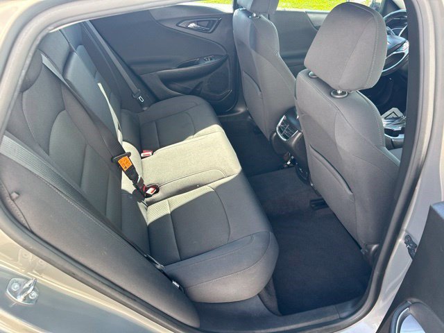 Used 2017 Chevrolet Malibu LT FWD image 41