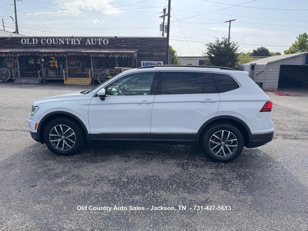 Used 2018 Volkswagen Tiguan SE w/ Panoramic Sunroof Package