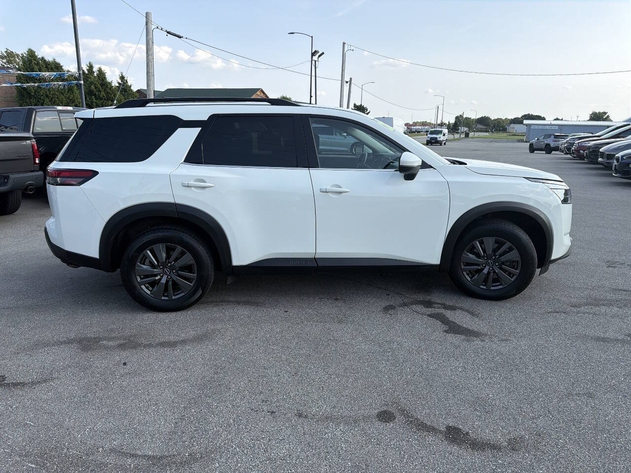 Used 2024 Nissan Pathfinder SV AWD/4WD image 8