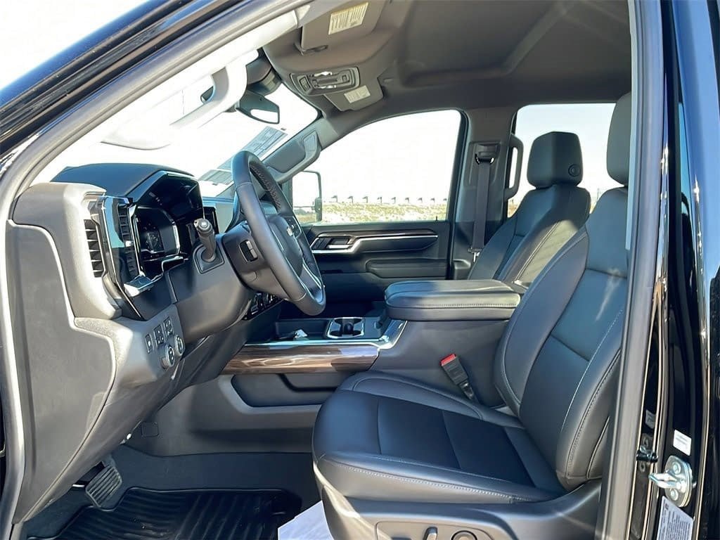 New 2025 Chevrolet Silverado 2500 LT image 15