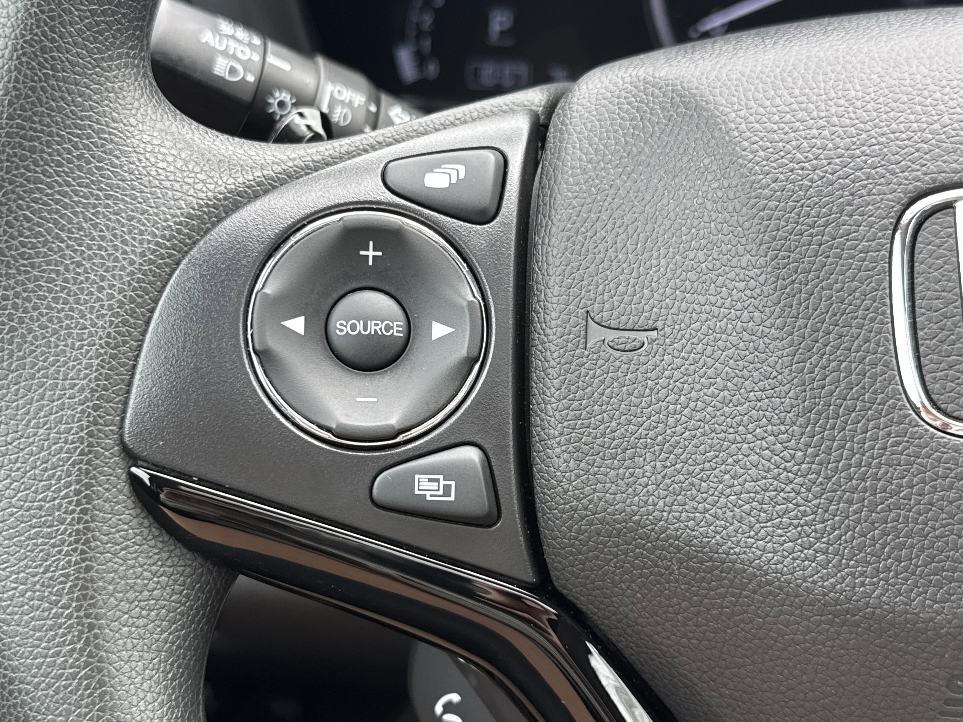 Used 2022 Honda HR-V EX image 16