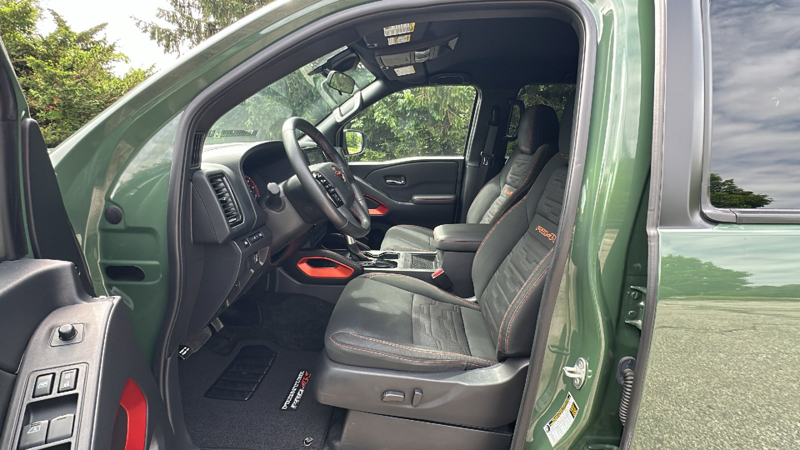 Certified 2024 Nissan Frontier PRO-4X w/ Pro Convenience Package AWD/4WD image 13