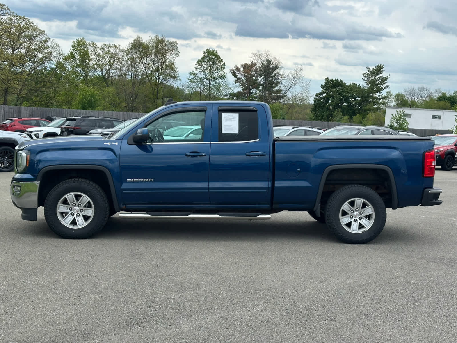 Used 2017 GMC Sierra 1500 SLE w/ SLE Value Package AWD/4WD image 4