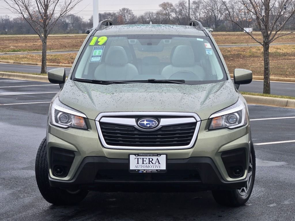 Used 2019 Subaru Forester Premium image 2