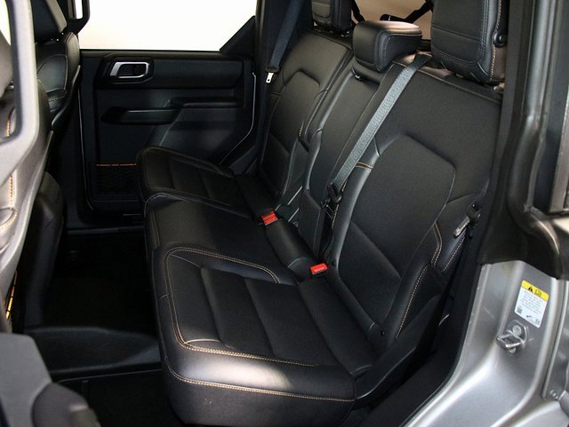 Used 2024 Ford Bronco Badlands image 13