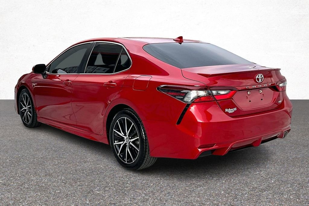 Used 2021 Toyota Camry SE image 5