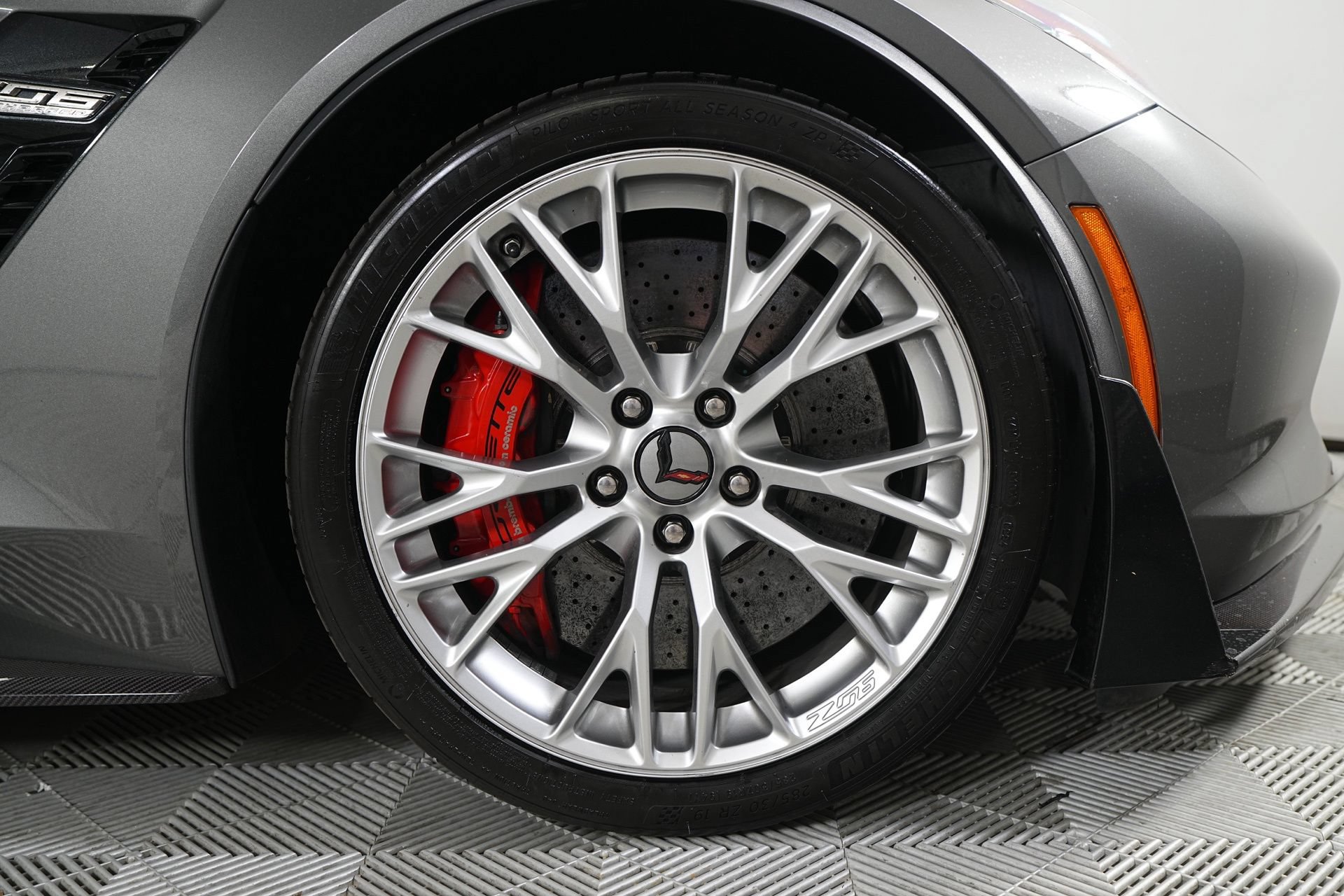 Used 2016 Chevrolet Corvette Z06 w/ 3LZ Preferred Equipment Group RWD image 4
