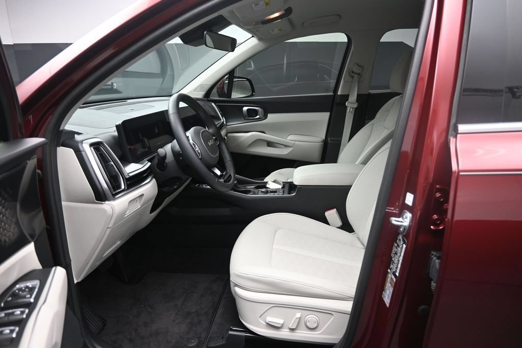 Used 2025 Kia Sorento S FWD image 20
