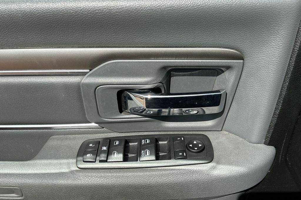 Used 2019 RAM 1500 Warlock w/ Electronics Group RWD image 11