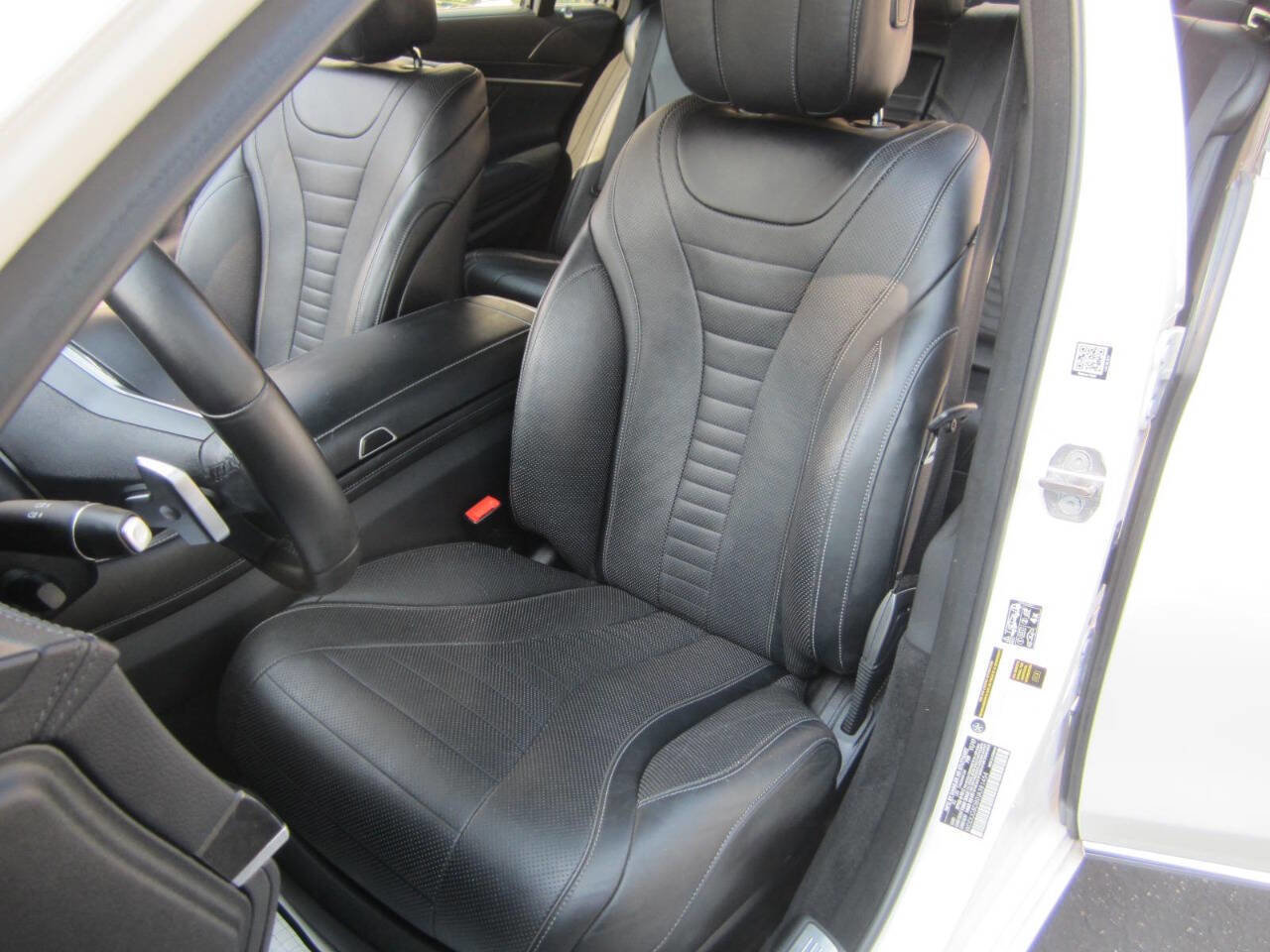 Used 2018 Mercedes-Benz S 560 Sedan image 25