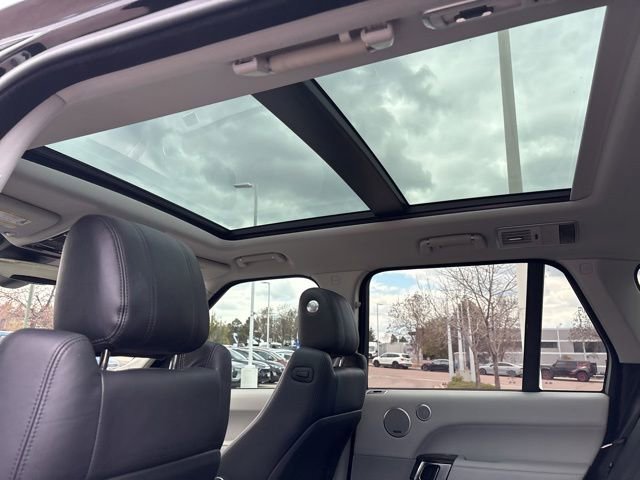 Used 2017 Land Rover Range Rover Supercharged AWD/4WD image 23
