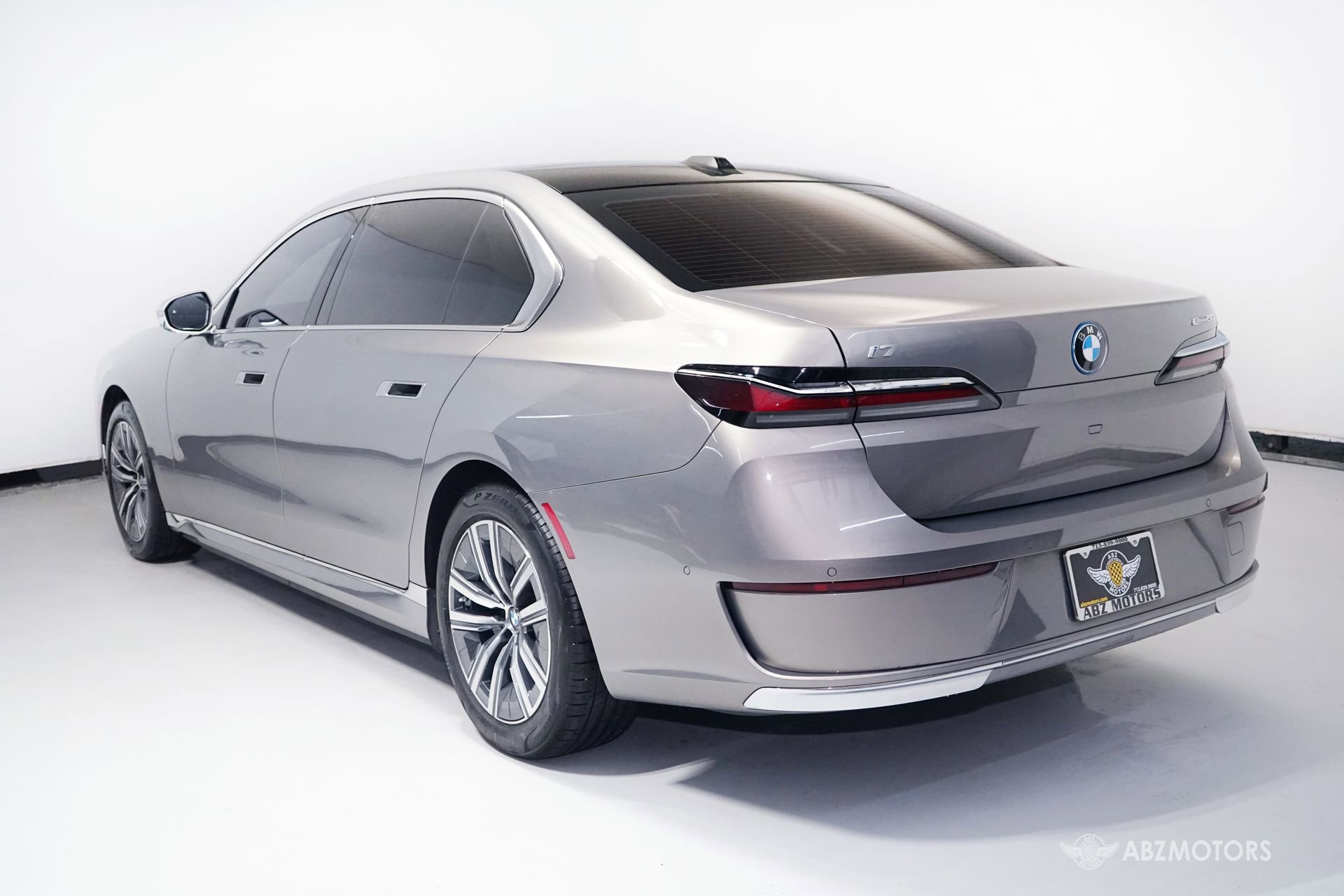 Used 2024 BMW i7 eDrive50 RWD image 6