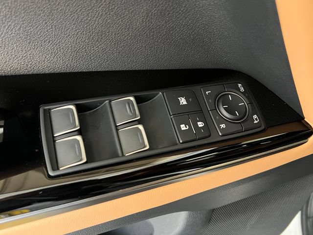 Used 2023 Lexus LX 600 4WD w/ Appearance Package image 33