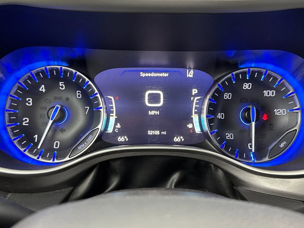 Used 2022 Chrysler Pacifica Touring-L FWD image 24