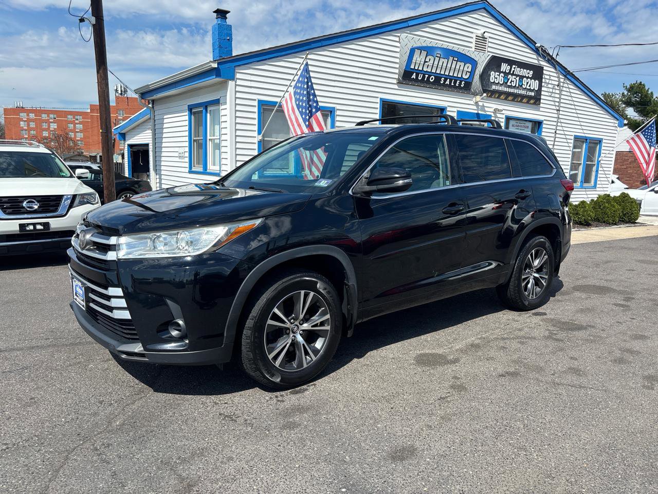 Used 2017 Toyota Highlander LE w/ Protection Package #3 image 2