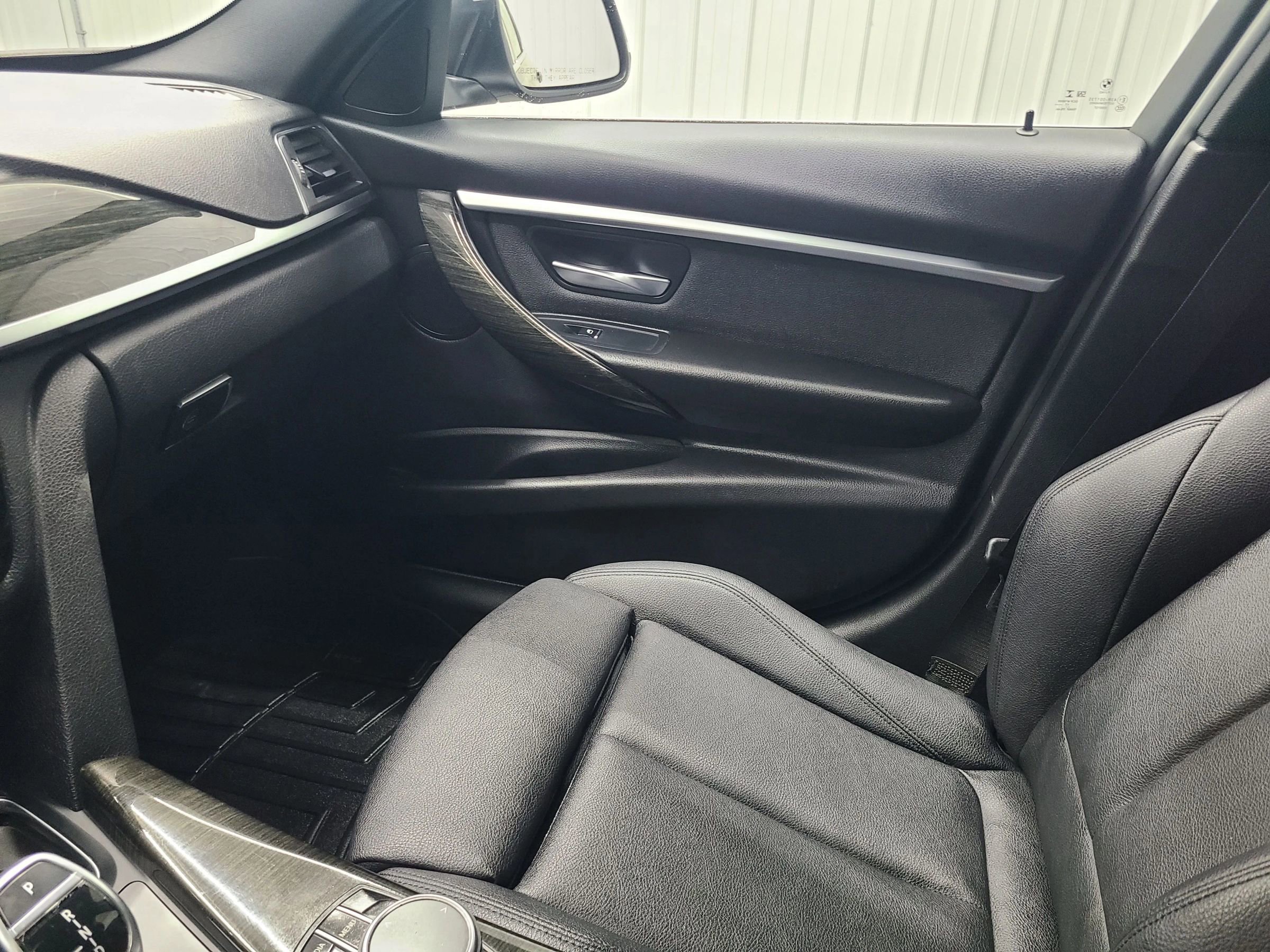 Used 2018 BMW 330i xDrive Sedan w/ Convenience Package image 25