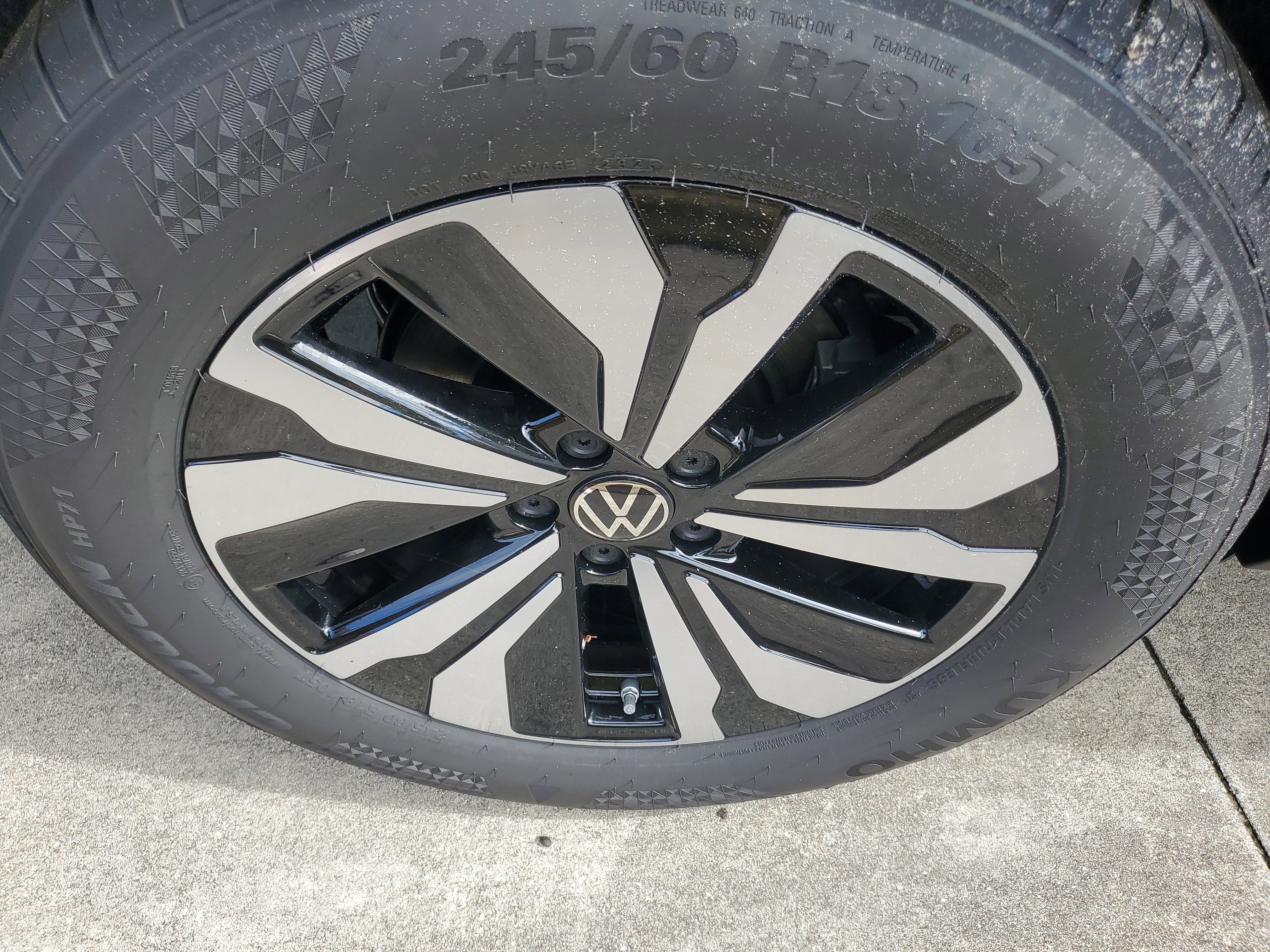 New 2026 Volkswagen Atlas SE image 5