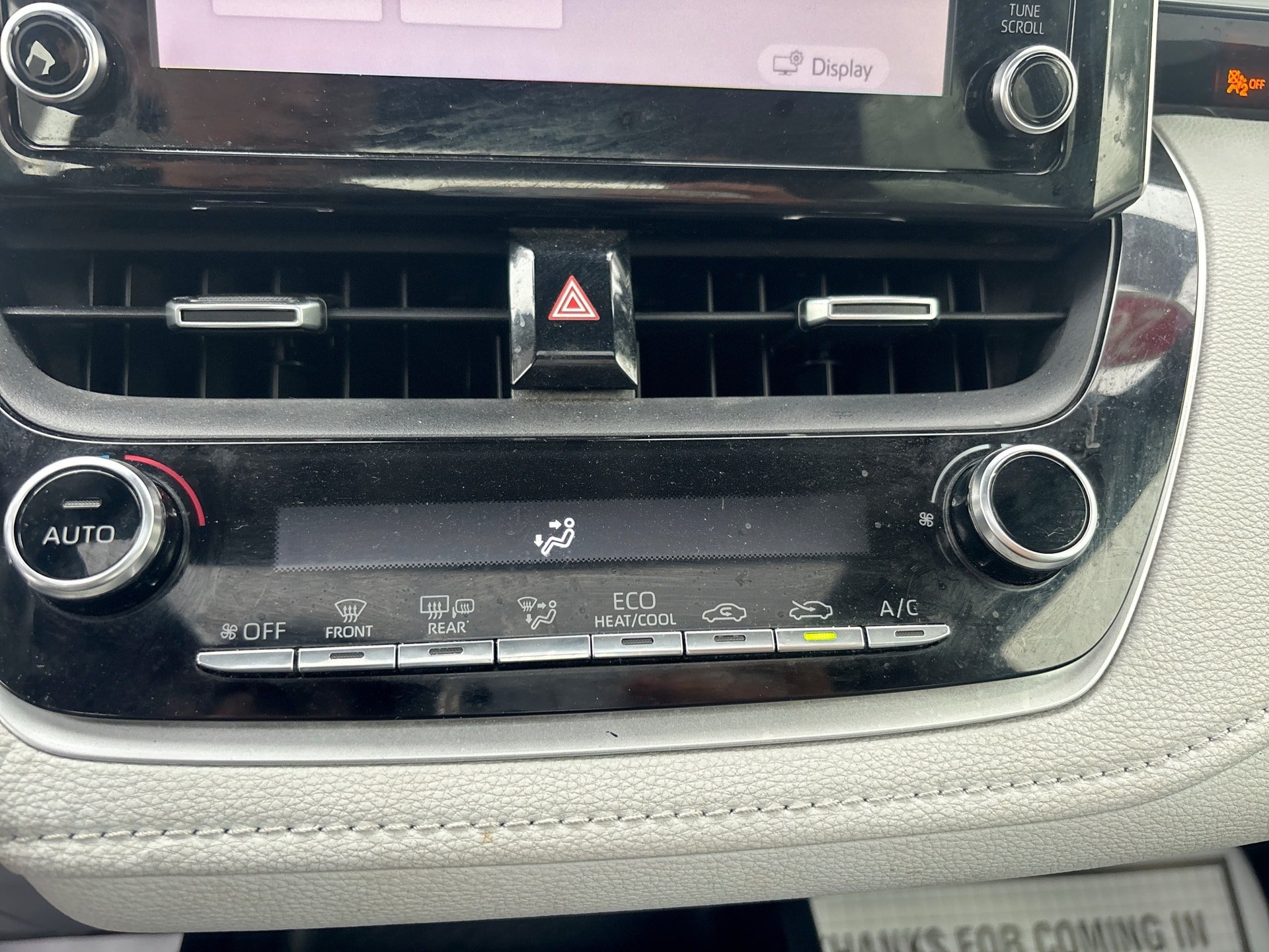 Used 2020 Toyota Corolla SE w/ SE Premium Package FWD image 17