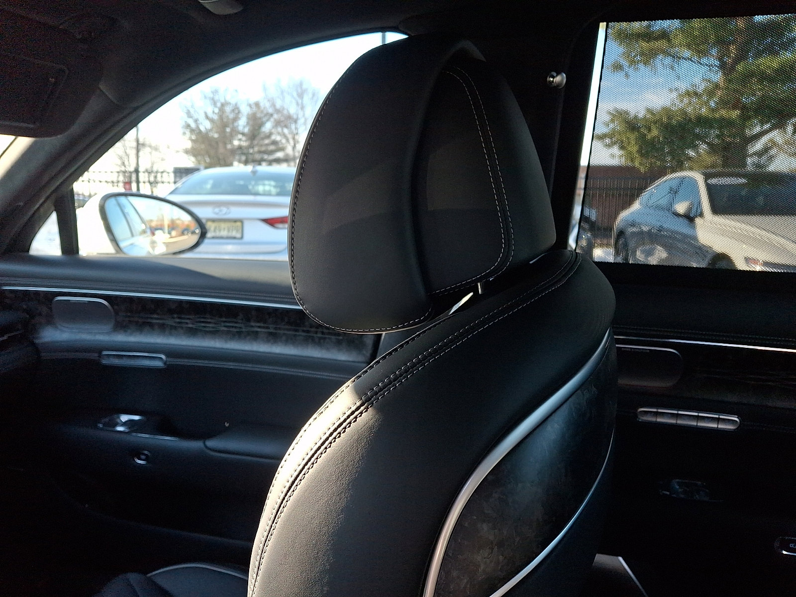 Certified 2025 Genesis G90 3.5T image 17