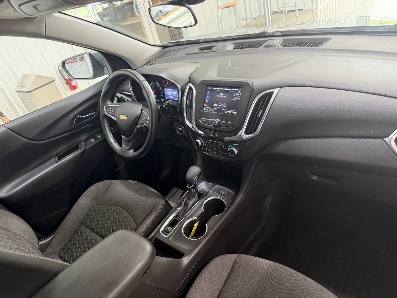 Used 2023 Chevrolet Equinox LT FWD image 27