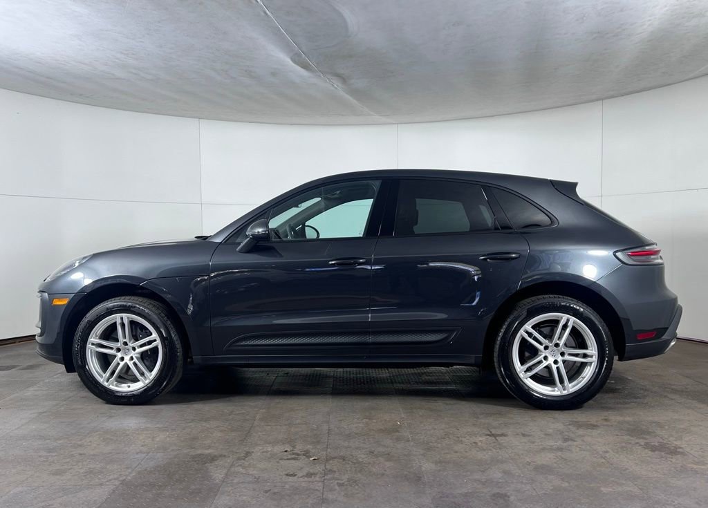 Certified 2025 Porsche Macan image 2
