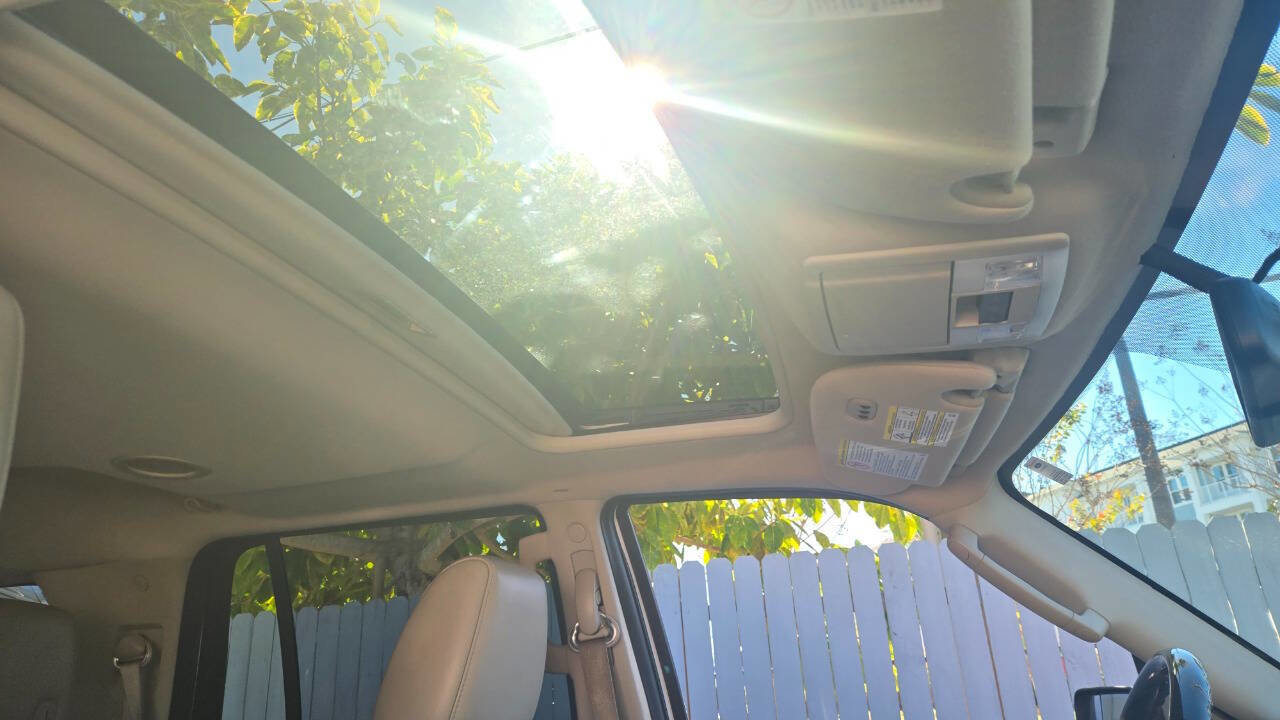 Used 2012 Ford Expedition Limited image 11