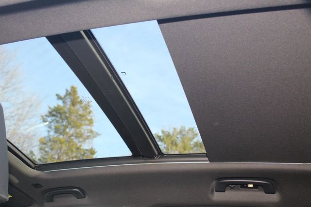 Used 2025 BMW X1 xDrive28i w/ Technology Package image 24