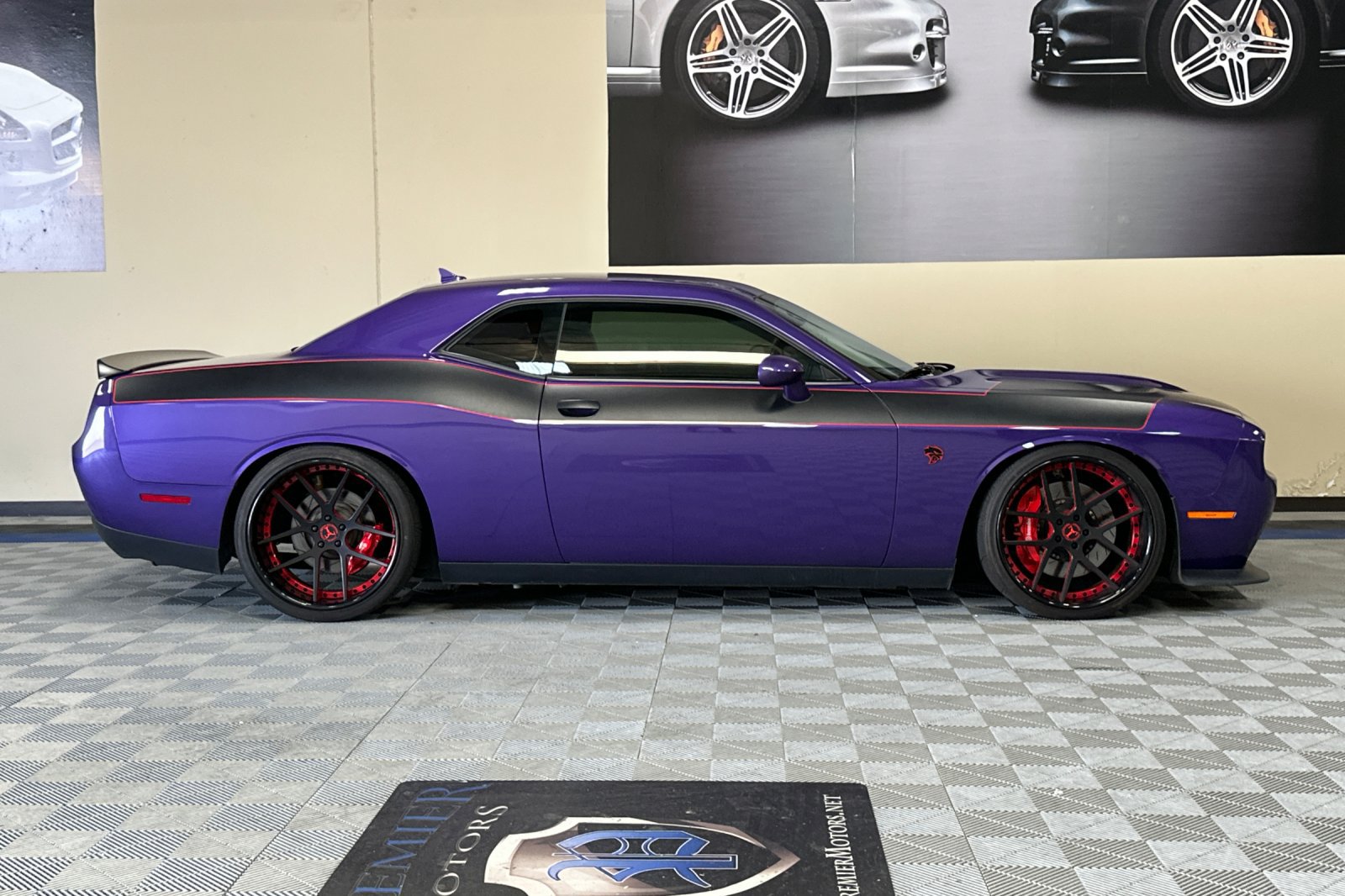 Used 2016 Dodge Challenger SRT Hellcat RWD image 3