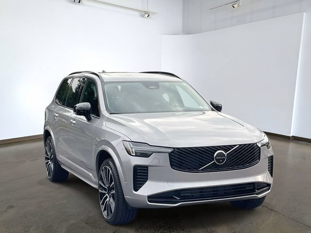 Used 2026 Volvo XC90 B6 Ultra w/ Protection Package AWD/4WD image 3