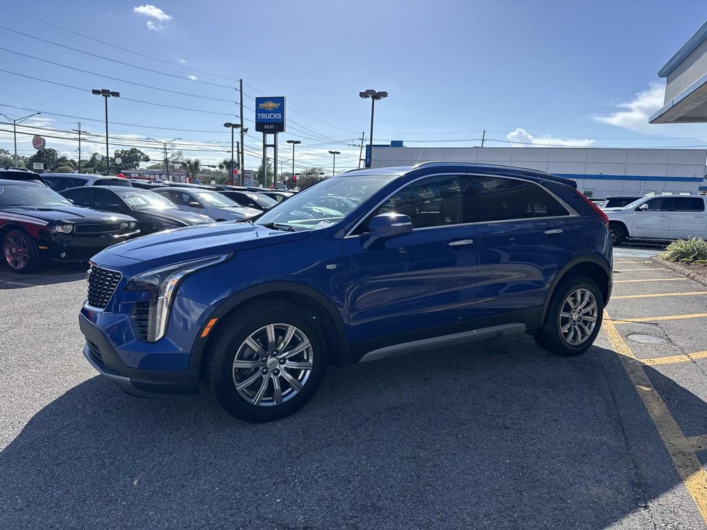 Used 2023 Cadillac XT4 Premium Luxury image 4