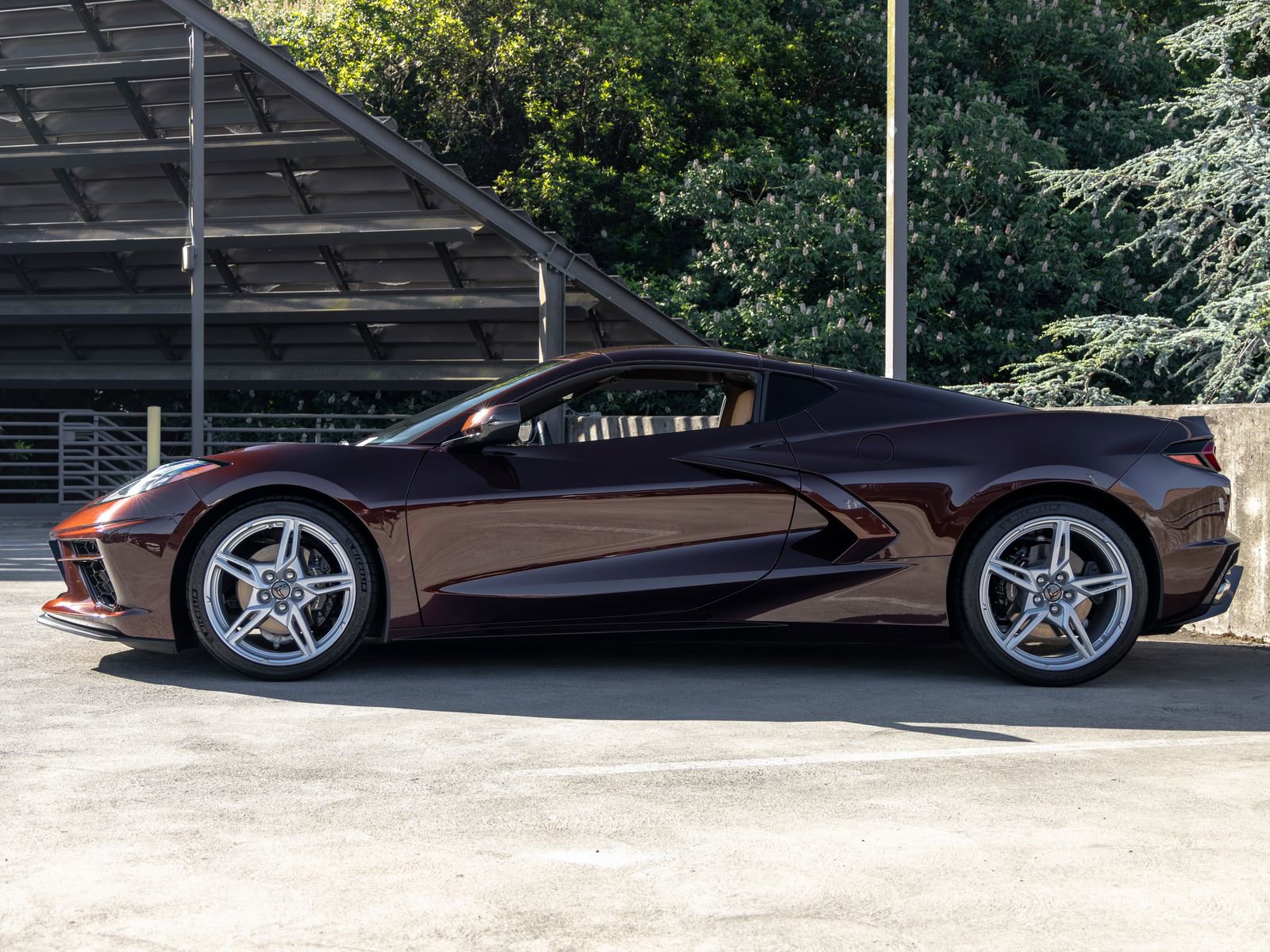 Used 2022 Chevrolet Corvette Stingray Preferred Cpe w/ Engine Appearance Package RWD image 2