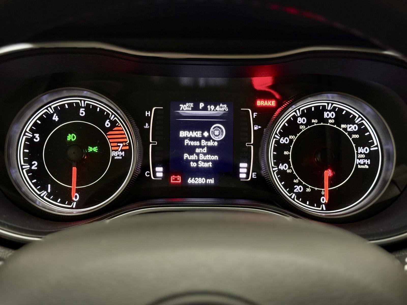 Used 2019 Jeep Cherokee Latitude Plus w/ Cold Weather Group image 19