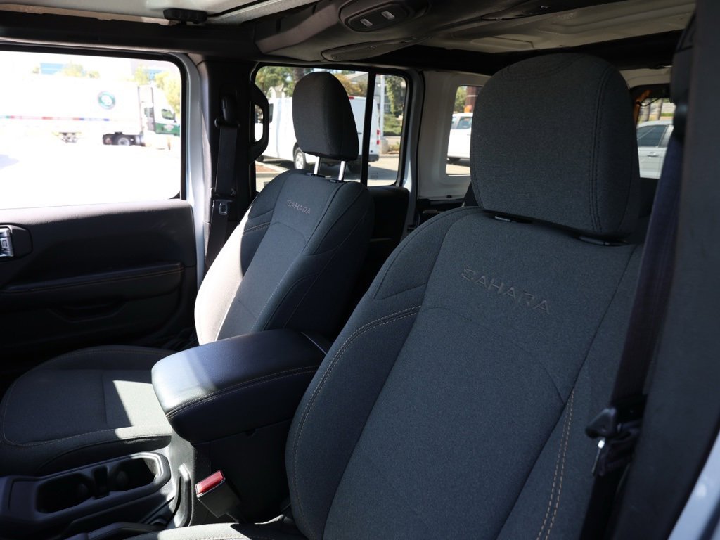 Used 2024 Jeep Wrangler Sahara image 15