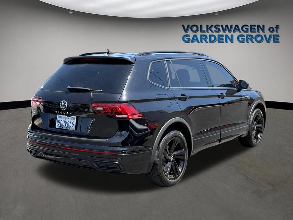 Used 2023 Volkswagen Tiguan SE R-Line FWD image 7