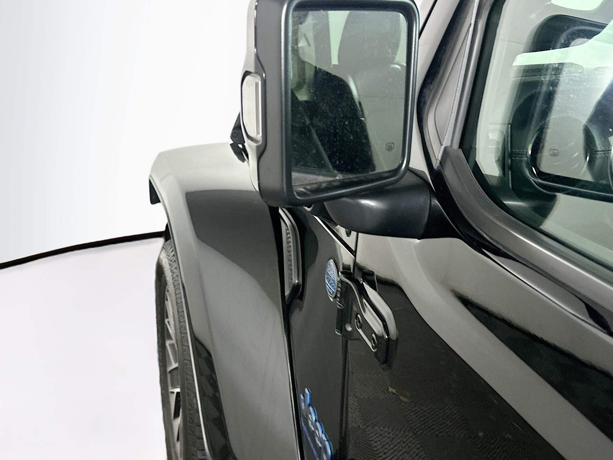 Used 2023 Jeep Wrangler Unlimited Sahara AWD/4WD image 16