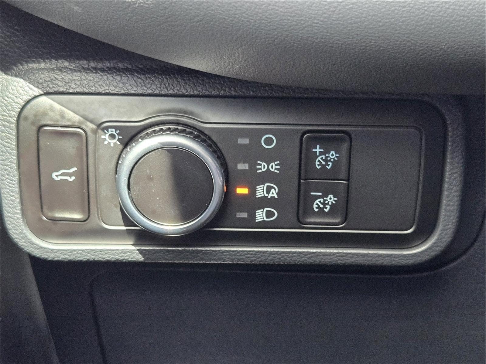 Used 2026 Ford Explorer Active RWD image 21