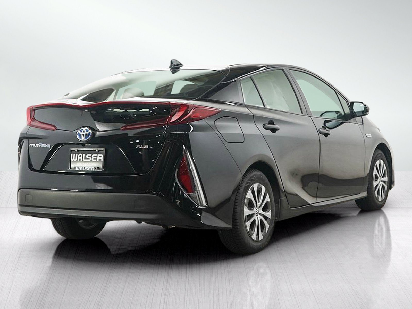 Used 2022 Toyota Prius Prime XLE FWD image 5